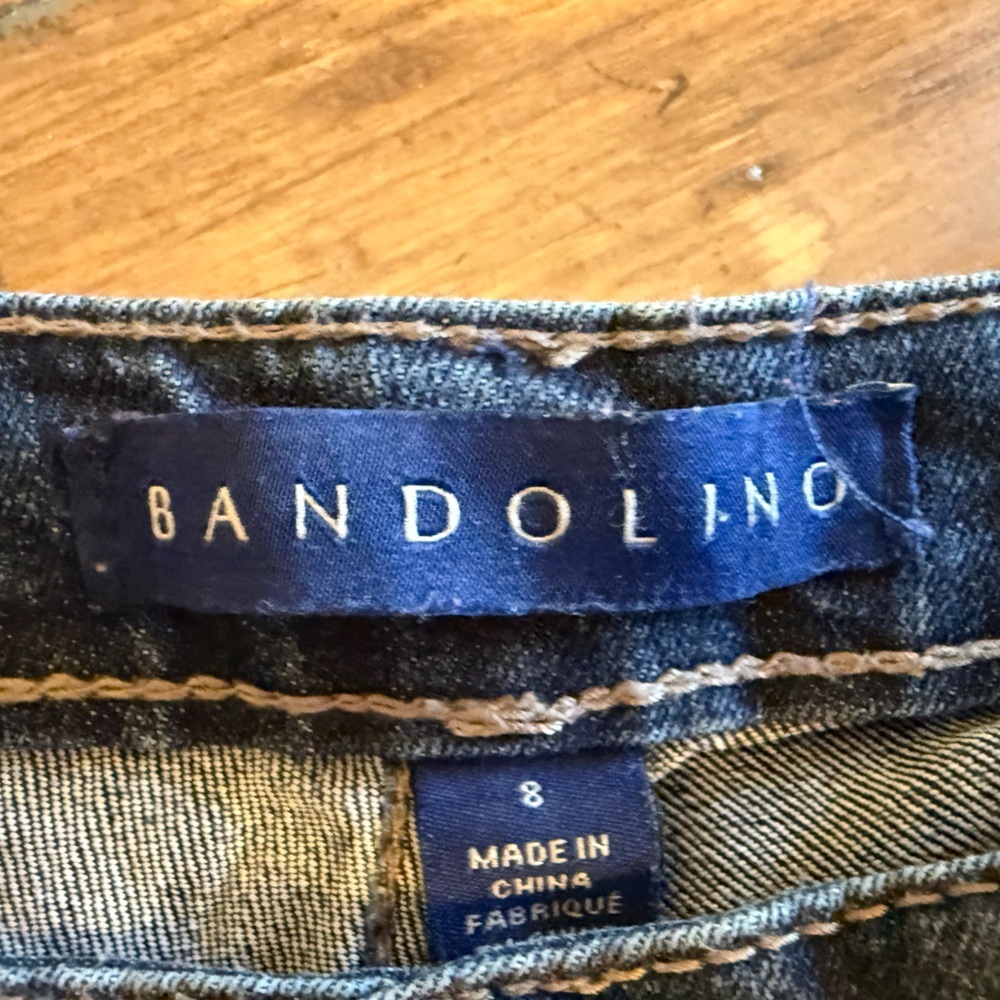 Bandolino Mandie missy senora straight leg style woman’s jeans. Size 8. - Picture 4 of 5